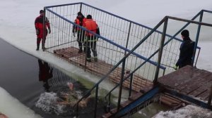 Подготовка к крещенским купаниям. Саратов