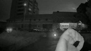 Мужика не пустил умный домофон, и он от злости призвал гром свои грозным пуком.