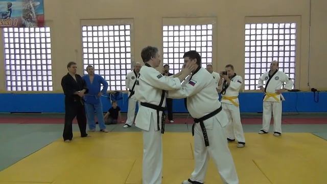 Кёнгму Хапкидо. Защита от захвата с попыткой броска. (Вариант №3) смотреть онлайн