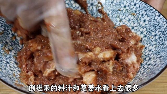 包子最新吃法，水里一煮，酥脆松软，比蒸的好吃，做法还简单【刘姐厨房 Magic Food】#面食 #包子