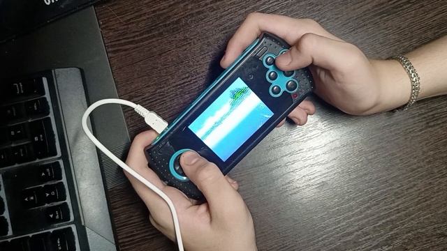 Ностальгия по 2010-ым в кармане ? смотреть онлайн