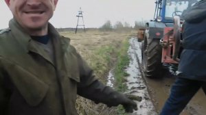 Засадили МТЗ 80 с полной телегой НАВОЗА!!