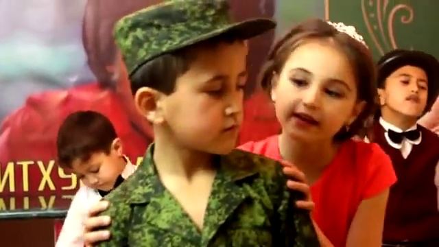 Таджикский Мальчик поёт как Митхун Чакраборти. смотреть онлайн