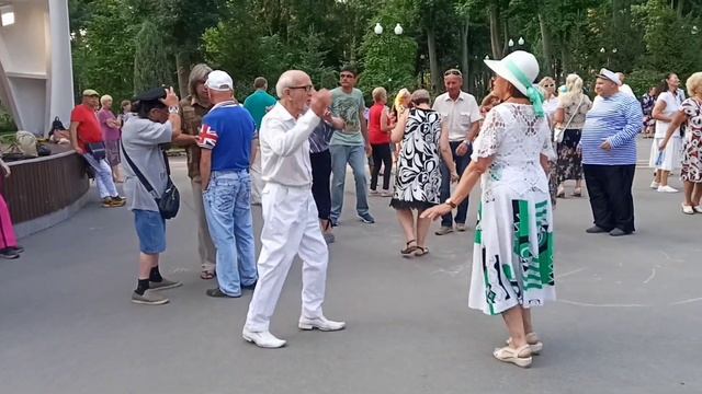 Кохання - золото!!!??Танцы в парке Горького!!!??Харьков 2021