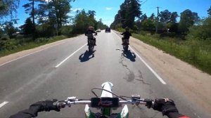 Соревнуемся С Братом - Кто быстрее? / Прохват на питбайках / Покатушки на питбайке