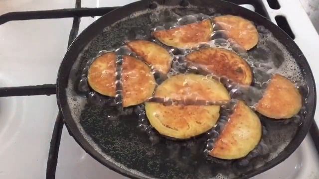ТЕЩИН ЯЗЫК. Баклажаны жареные с чесноком и помидорами.