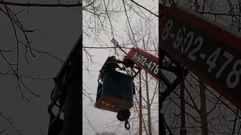 Работа на манипуляторе зил 131 с корзиной для кму #зил131дизель