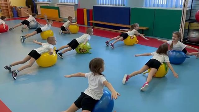 Фитбол нам очень помогает! смотреть онлайн