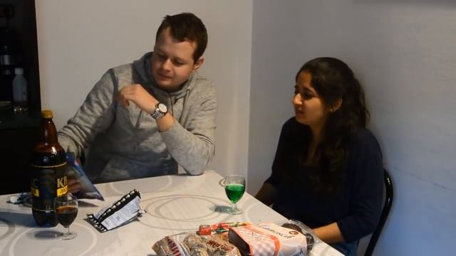 ИСПАНКА ПРОБУЕТ РУССКУЮ ЕДУ! смотреть онлайн