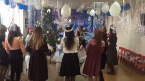 Танец с родителями на новогоднем утреннике