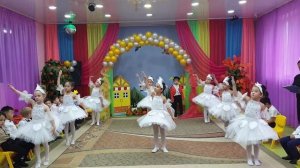 Танец Лебедей. Детский сад "Алим"