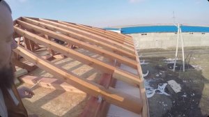 Монтаж кровли. Подшивка софита и установка ливневой системы