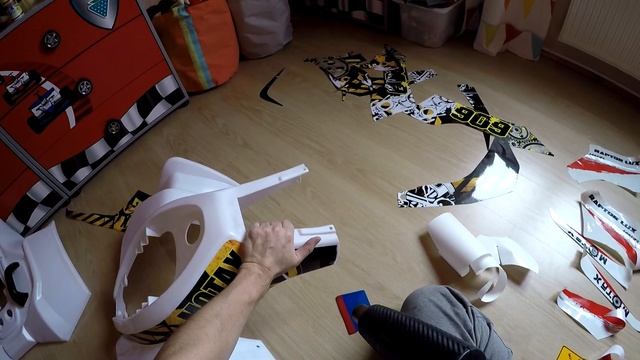 ЯДЕРНЫЕ НАКЛЕЙКИ! инструкция по поклейке + БОНУС. смотреть онлайн