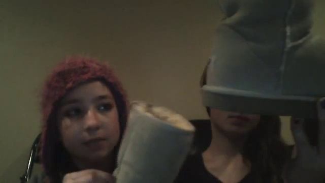 Uggs v.s Bearpaws!!! смотреть онлайн