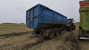 Прицепы Ярославич ПС-25  и Хозяин ПС-18 , на поле. На чем мы возим зерно с поля.