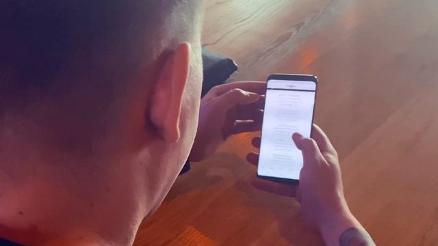 Рекламный ролик "на коленке" о приложении Поэзия смотреть онлайн