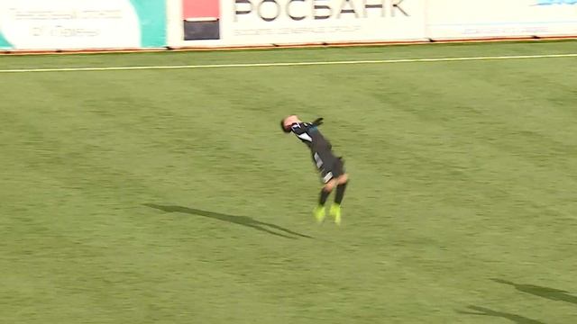 Максим Лаук забивает "Волгарю", делая счёт 1:1, и исполняет впечатляющий кульбит! смотреть онлайн
