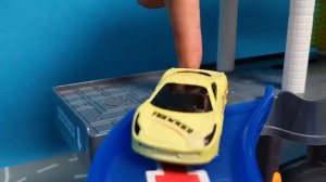 Машинки: Королевство детской фантазии - классный онлайн мультик про игрушечные тачки, гараж и приклю