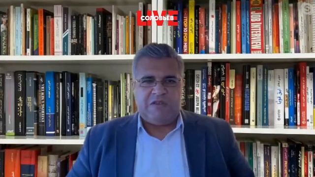 Люди на западном берегу реки Иордан закупают бензин и продовольствие