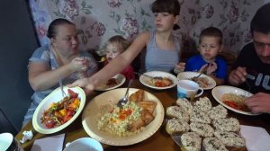 мукбанг макароны с курицей