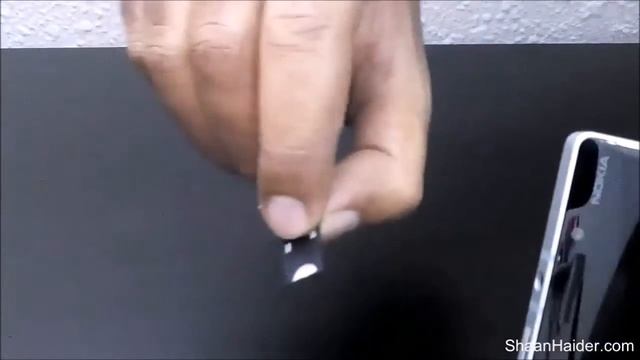 Nokia Lumia 930 - How to Insert SIM Card смотреть онлайн