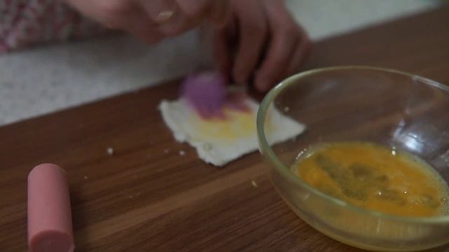 Хрустящие хот-доги на палочках !! Очень просто. 식빵을 말아! 만든 핫도그!