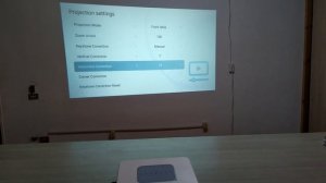 شاشة سينما كاملة أندرويد في منزلك - بروجكتور Y2 سمارت / Y2 Smart Projector