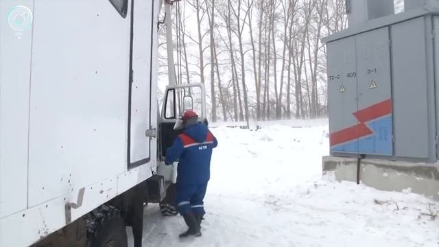 Сюжет ОТС о сложной и ответственной работе электромонтеров оперативно-выездных бригад АО 