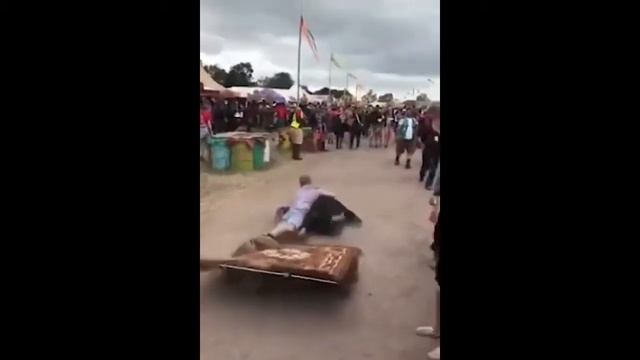 Ковер самолет не вывезет двоих смотреть онлайн