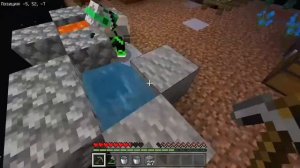 ОДИН БЛОК В МАЙНКРАФТ #1. Тут что-нибудь есть?/ One block in Minecraft