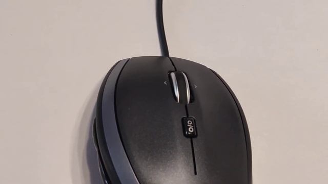 Видео с демонстрацией работы инерционного колеса прокрутки манипулятора Logitech M500S смотреть онлайн