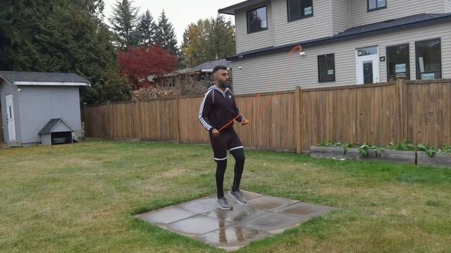 Earbuds powered by light! Urbanista Phoenix Review - Solar, Light, Power, Music! смотреть онлайн