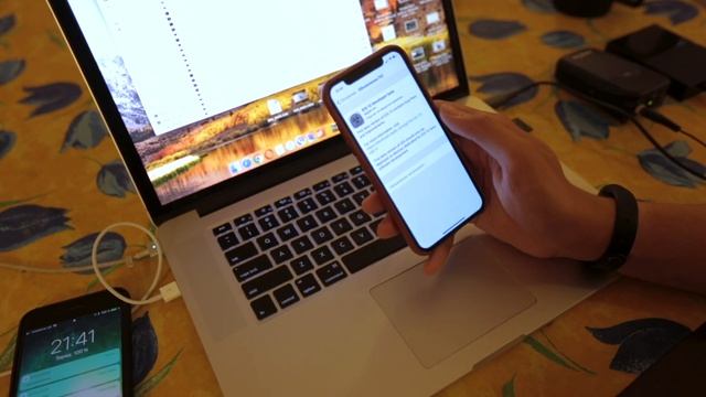 Как установить iOS 12 Beta 3/2/1 на iPhone/iPad. Профиль разработчика. смотреть онлайн