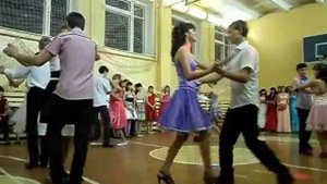 Осенний бал Вальс 10 класс.wmv