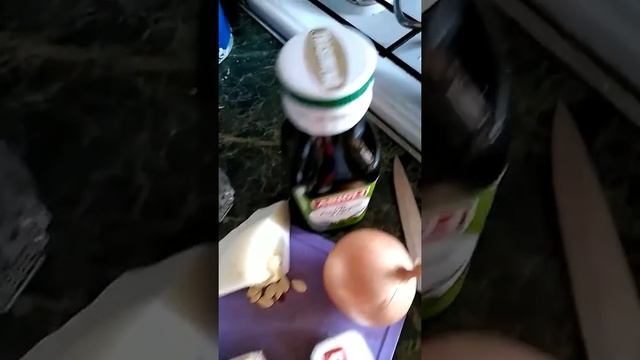 Что нужно для завтрака. Яичница с кабачком и помидором смотреть онлайн