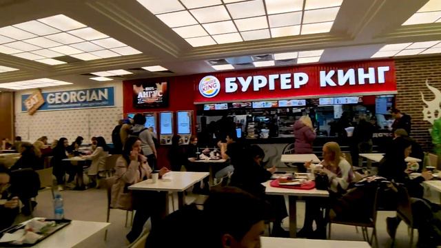 Walking in Moscow: Food court and shops in Ohotny Ryad Mall смотреть онлайн