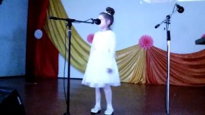 Арина Романенко/Песня про маму-Зореньки краше и солнца милей