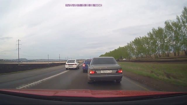дорога Элита - Красноярск, Лада на встречке 14.05.2017