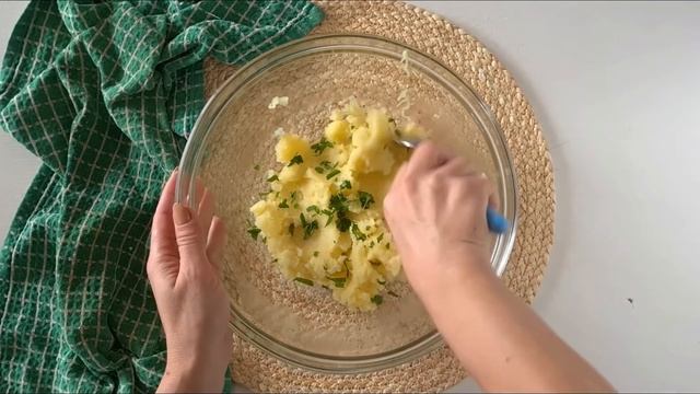 TORTA SALATA CON PATATE, PROSCIUTTO E ASIAGO - Semplice e buona! смотреть онлайн