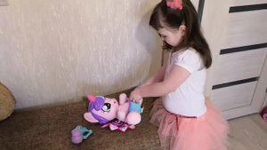 Малышка пони-принцесса Фларри Харт, единорог. Игра-обзор.