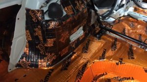 SUZUKI SX4 лёгкая шумоизоляция отдельных элементов салона. Шумка пола и багажника