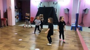 Общее занятие в театральной студии Овация. Младшая группа.