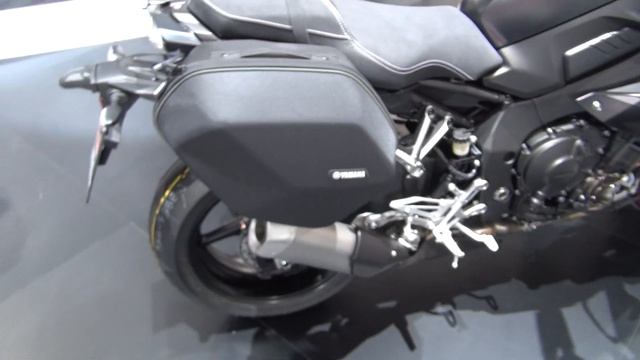 Yamaha MT-10 Tourer Edition (2020) Exterior and Interior смотреть онлайн