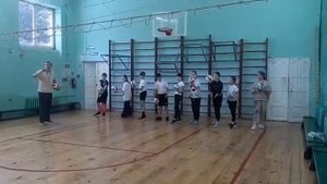 Урок в 5 классе. Волейбол. Подача мяча