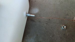 Установка топливного бака дополнительного отопителя салона грузовика