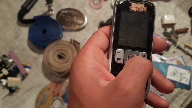 Напольные весы, кожаные туфли и насос для велосипеда. Находки на мусорке (40) смотреть онлайн