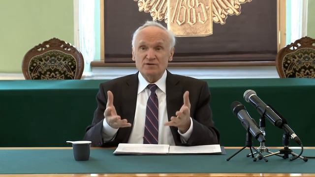 Проф. Осипов недоумевает зачем крестят и причащают младенцев