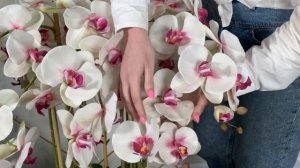 Искусственная орхидея фаленопсис в кашпо для декора комнаты и дома