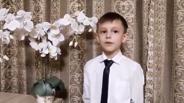 Читаем о маме: "Родней, чем мама, человека нет", Л. МИХАЙЛОВСКИЙ