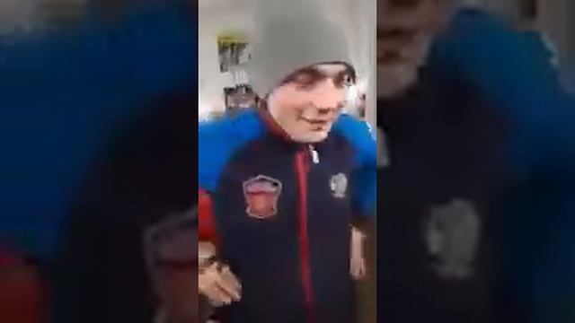 Как правильно выдергивать волосы из носа термопистолетом смотреть онлайн